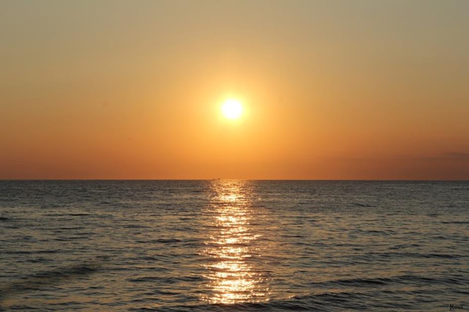 sunset-1064106_640.jpg