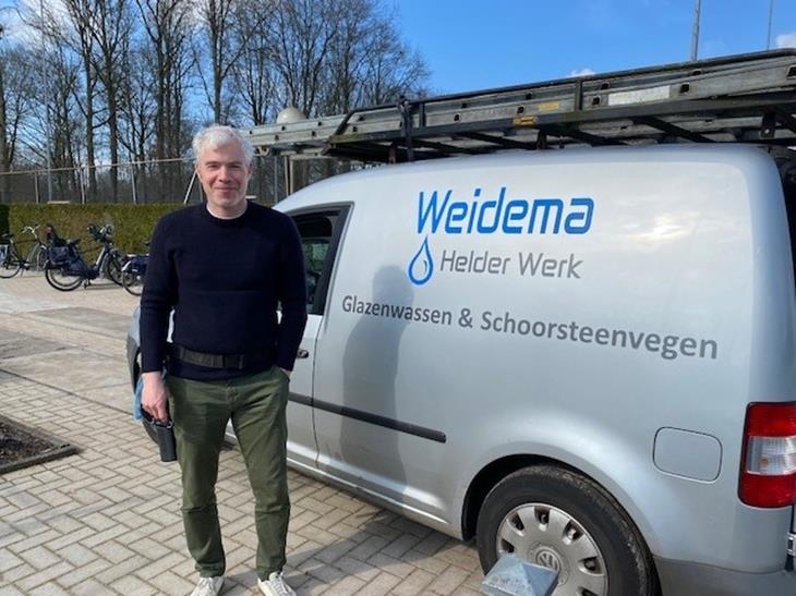 Patrick Weidema glazenwassen en schoorsteenvegen.jpg