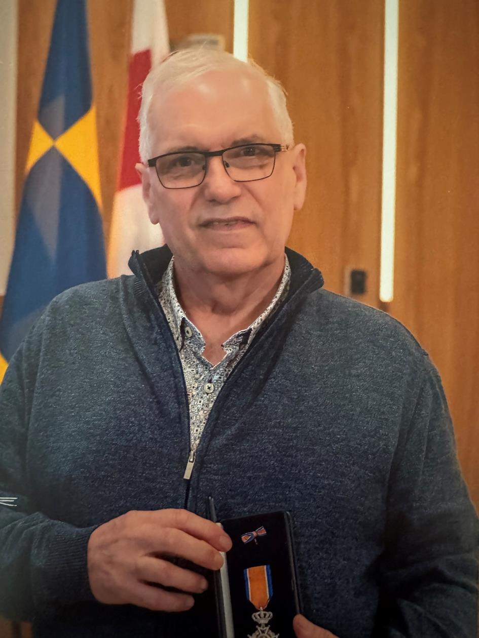 Bert Smulders met lintje.jpg