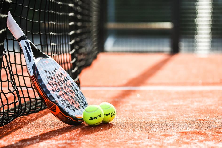 racket-gf13c2b97b_1920.jpg