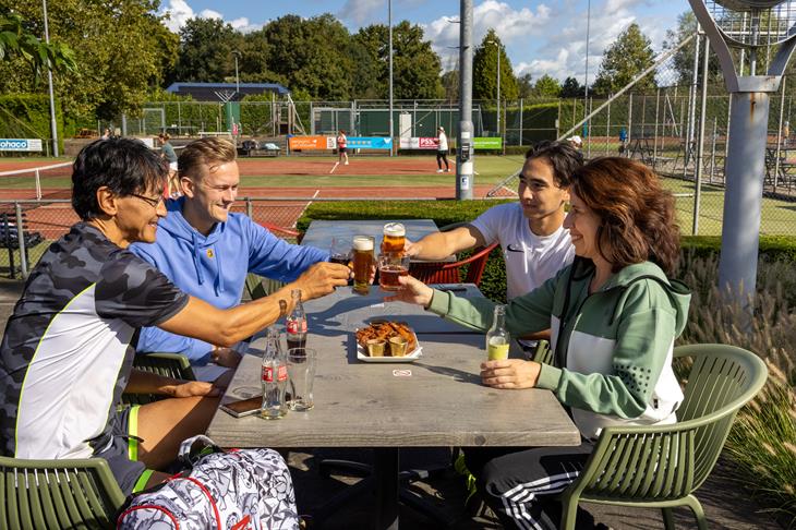 Tennispark_Sfeer_Drankjeopheterras.jpeg