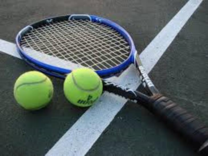 tennis racket.jpg