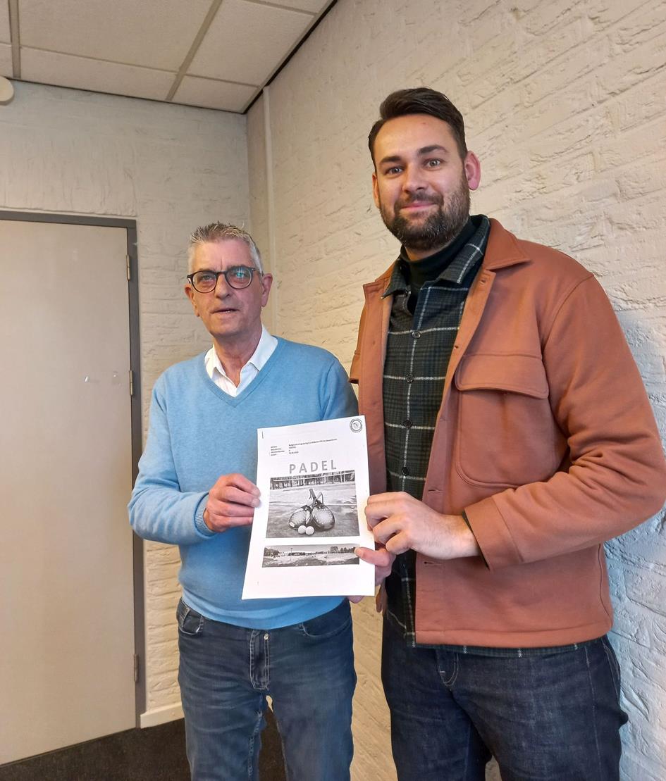 Foto aanbieding uitbreidingsplan padelbanen.jpg