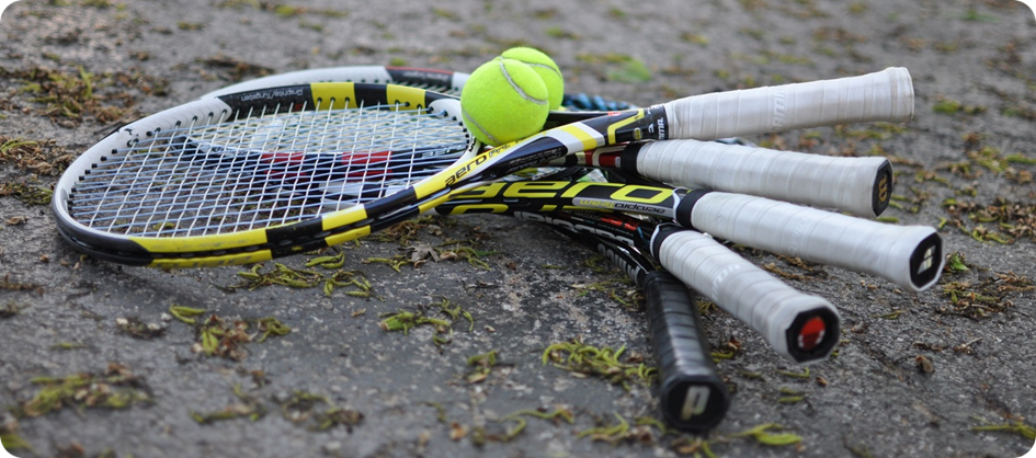 rackets met bal_1355x600.png