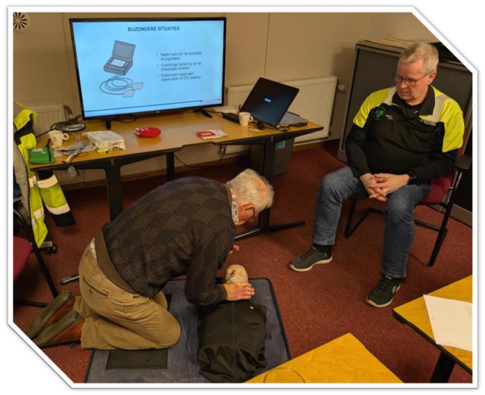 Afbeelding artikel website AED training 7 en 28 oktober 2025.jpg
