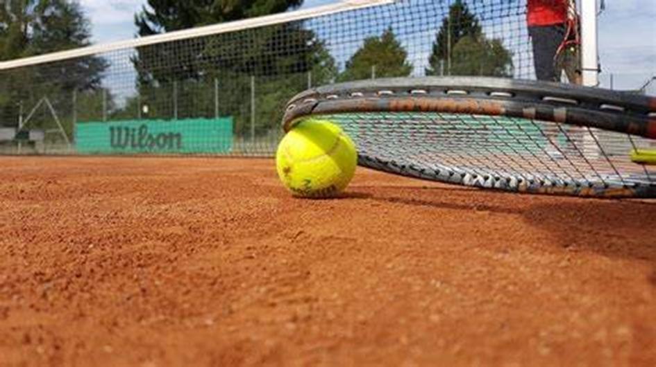 Zomerkklaar maken tennisbaan.jpg