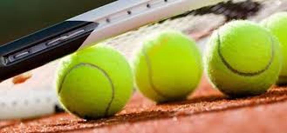 Racket en tennisbal.jpg