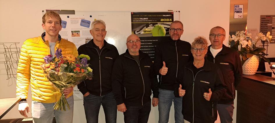 Foto sponsoring WerkTalent Oliebollentoernooi (binnen).jpg