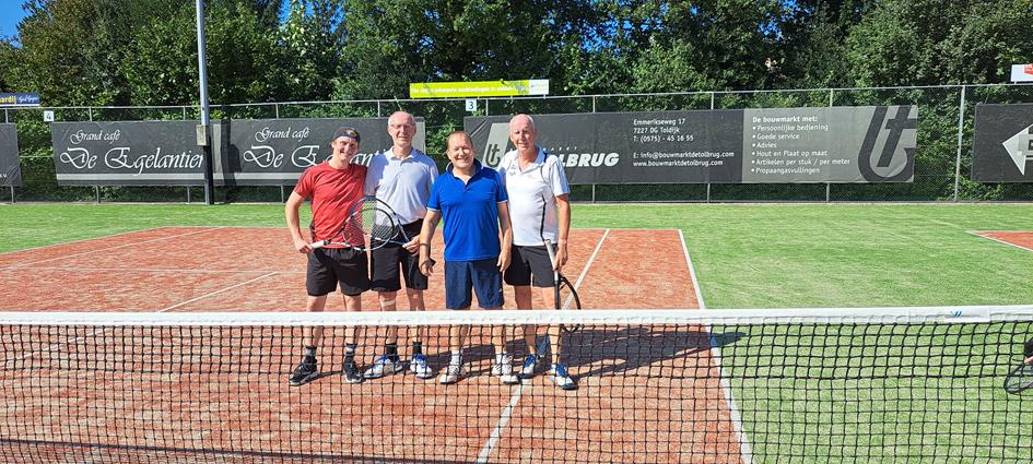 Prijswinnaars Herendubbel 5 clubkampioenschappen HLTC het Elderink, foto D. Wullink.jpg