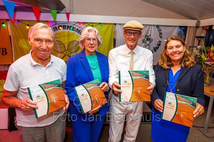 Foto 1 jubileumboekje.jpeg