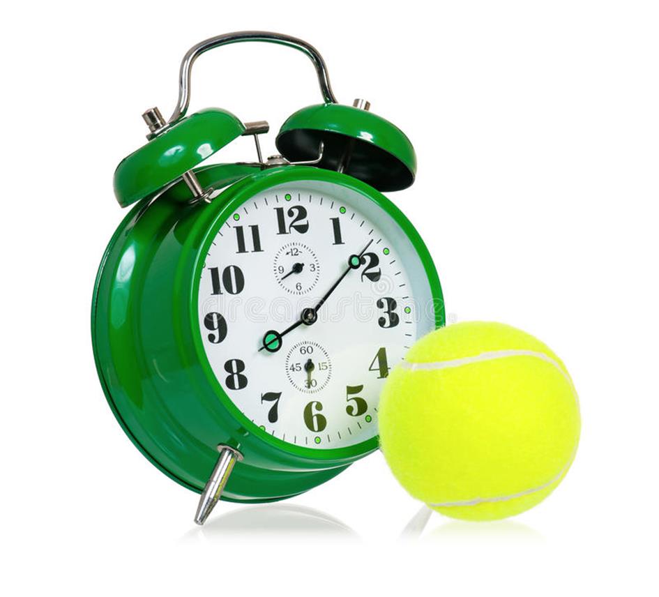 klok-met-tennisbal-60825212.jpg