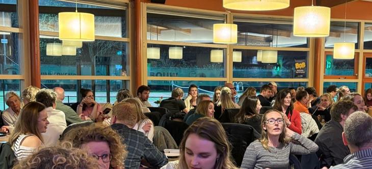 volle kantine 1.jpg