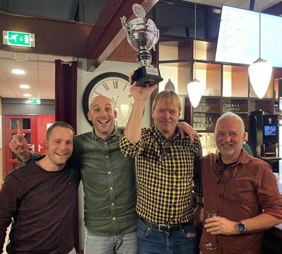 Winnaars pub quiz 2025.jpg