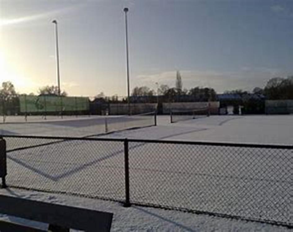 sneeuw tennisbaan.jpeg