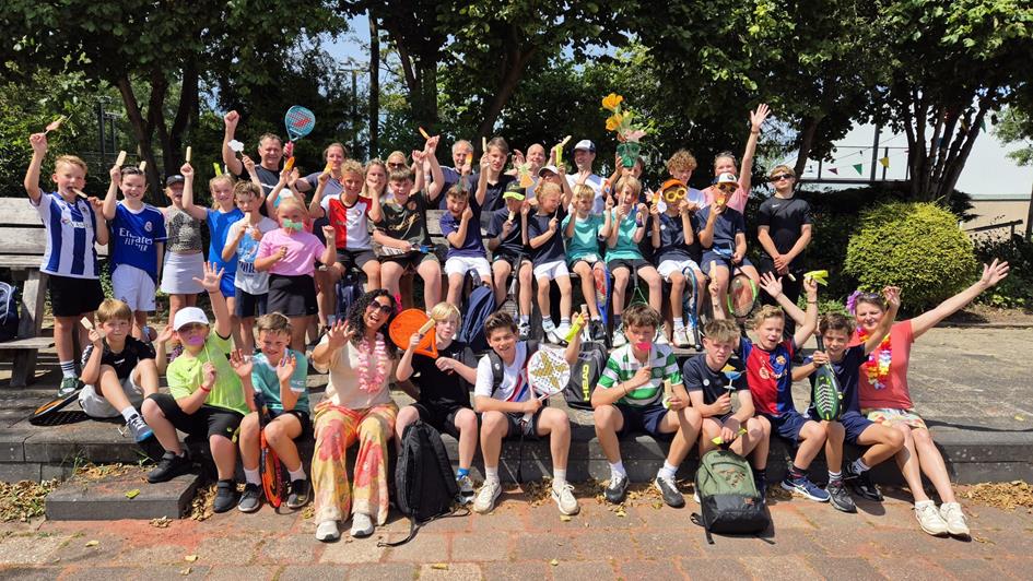 zomertoernooi-tpv-uitwijk-groepsfoto-2.jpeg