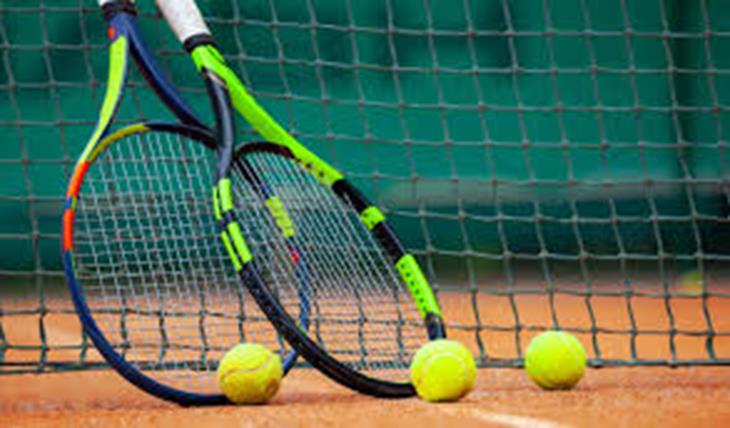 tennisrackets.jpeg